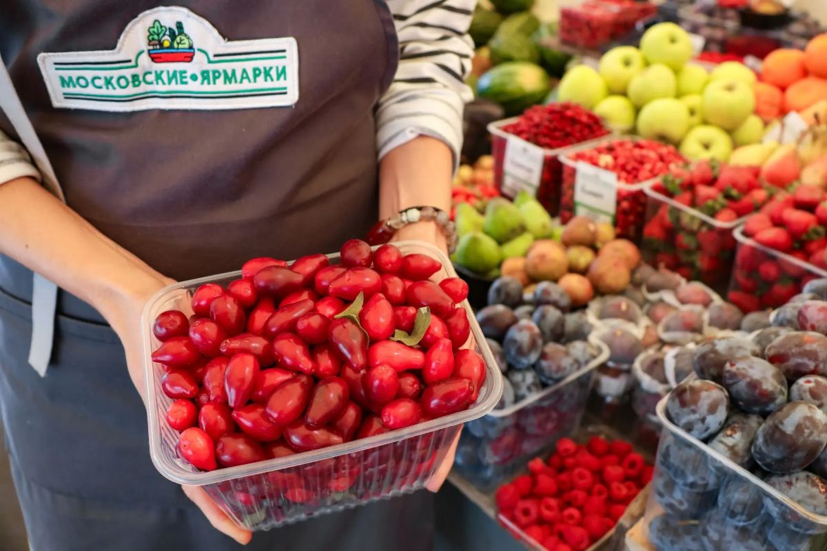 Кизил – достаточно редкий, но очень полезный продукт