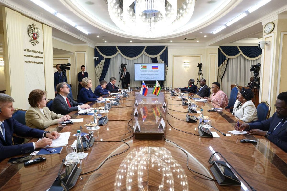 Матвиенко: Москва ждет президента Зимбабве на саммите Россия — Африка