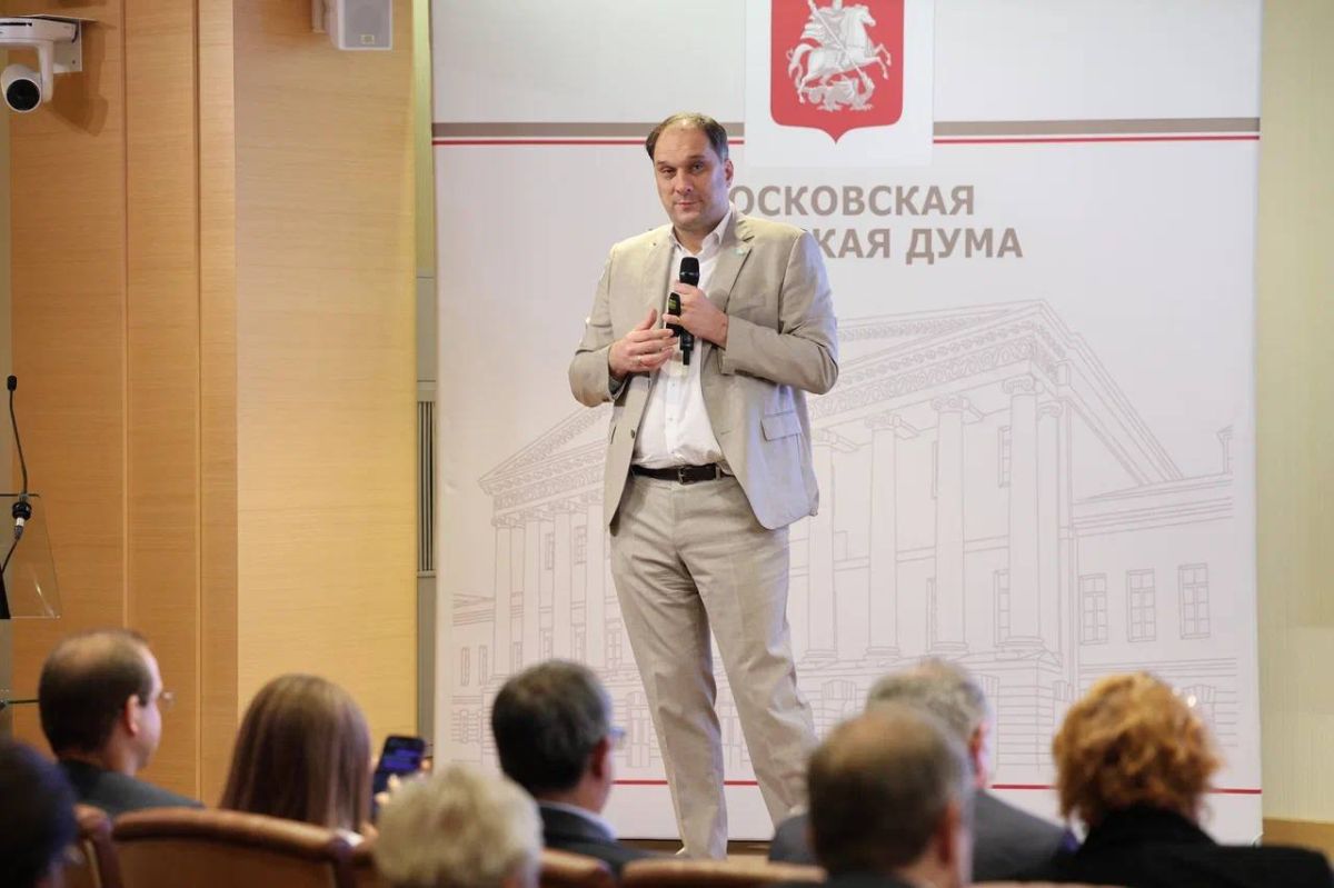 Алексей Шапошников: Искусственный интеллект всё активнее входит во все сферы нашей жизни, и нужно уметь поставить задачу, проверить результат, увидеть возможные ошибки и оценить риски Алексей Шапошников: Искусственный интеллект всё активнее входит во все сферы нашей жизни, и нужно уметь поставить задачу, проверить результат, увидеть возможные ошибки и оценить риски