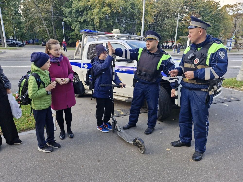 Неравнодушные родители школьников присоединились к профилактическим мероприятиям Госавтоинспекции в рамках Всероссийской недели безопасности дорожного движения Неравнодушные родители школьников присоединились к профилактическим мероприятиям Госавтоинспекции в рамках Всероссийской недели безопасности дорожного движения