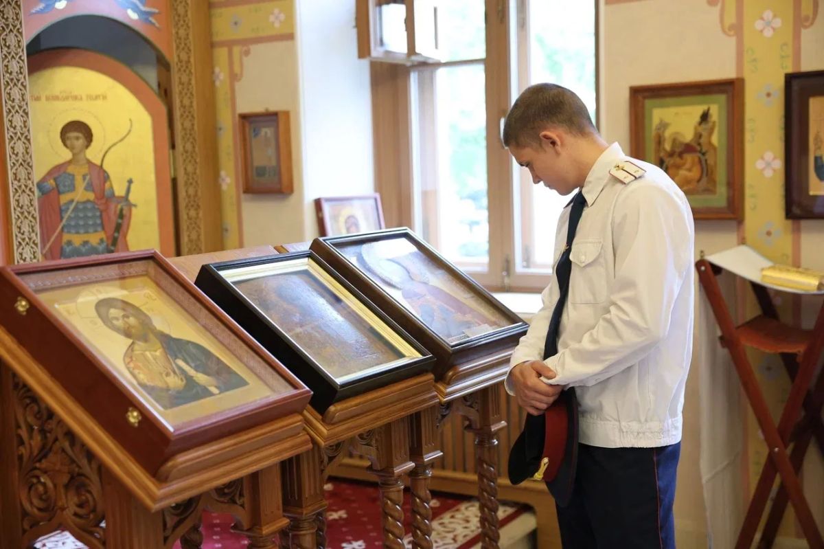 Алексей Шапошников: Сегодня мы вновь, поддерживая нашу добрую традицию, провели экскурсию для выпускников ведомственных образовательных организаций высшего образования Федеральной службы исполнения наказаний РФ Алексей Шапошников: Сегодня мы вновь, поддерживая нашу добрую традицию, провели экскурсию для выпускников ведомственных образовательных организаций высшего образования Федеральной службы исполнения наказаний РФ