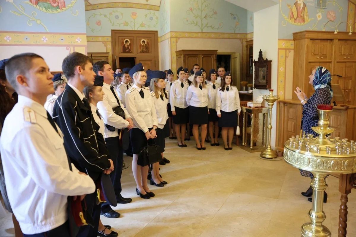 Алексей Шапошников: Сегодня мы вновь, поддерживая нашу добрую традицию, провели экскурсию для выпускников ведомственных образовательных организаций высшего образования Федеральной службы исполнения наказаний РФ Алексей Шапошников: Сегодня мы вновь, поддерживая нашу добрую традицию, провели экскурсию для выпускников ведомственных образовательных организаций высшего образования Федеральной службы исполнения наказаний РФ