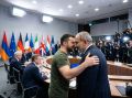 Дед конченый фашист, внук подстилка Запада