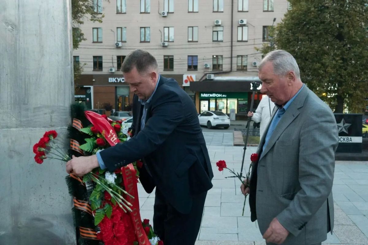 В Туле прошла патриотическая акция «Никто не забыт, ничто не забыто» В Туле прошла патриотическая акция «Никто не забыт, ничто не забыто»