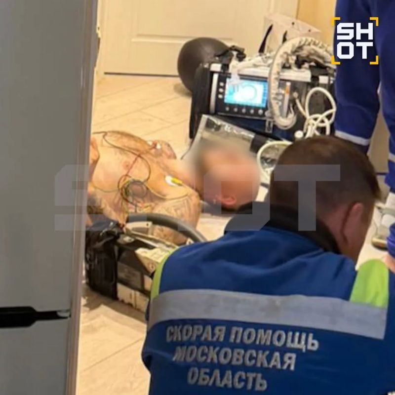 Москвичка случайно спалила измену мужа, пока тот был в реанимации Москвичка случайно спалила измену мужа, пока тот был в реанимации