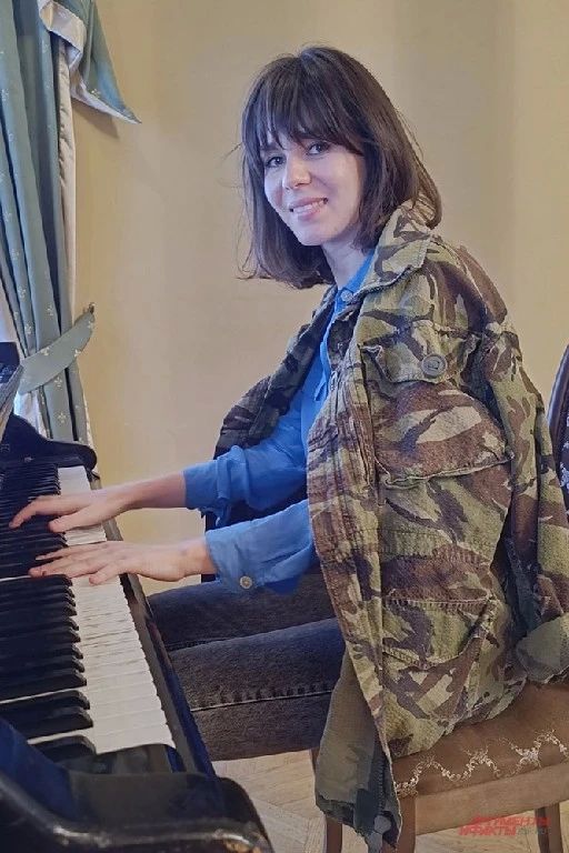 Командир ноты. Зачем москвичка возит в прифронтовую зону балалайки и скрипки Командир ноты. Зачем москвичка возит в прифронтовую зону балалайки и скрипки