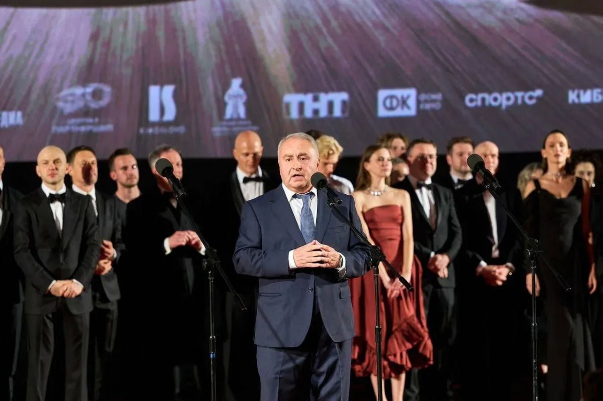 Ольга Любимова: В Москве состоялась премьера фильма «Битва моторов» Ольга Любимова: В Москве состоялась премьера фильма «Битва моторов»