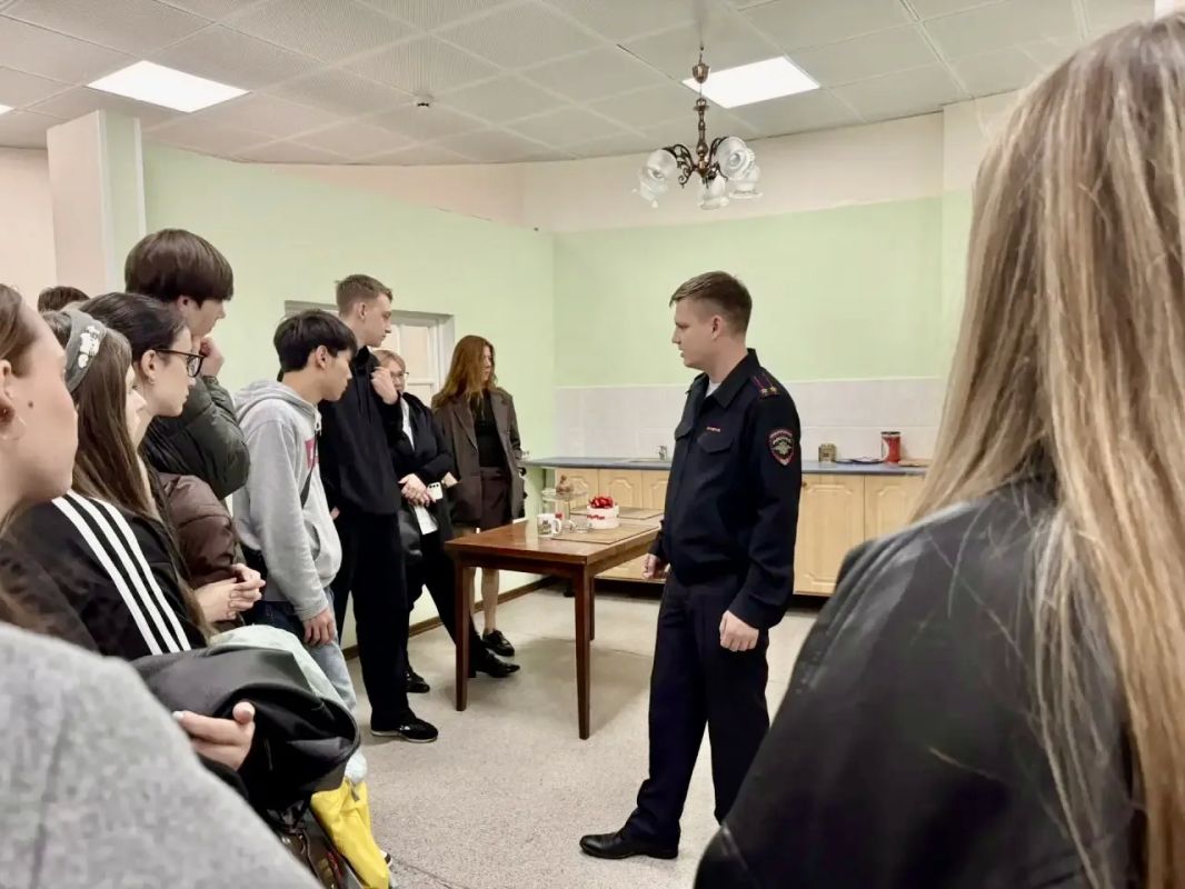 Изнутри системы: курсанты Юридического колледжа посетили УВД по Южному округу Изнутри системы: курсанты Юридического колледжа посетили УВД по Южному округу