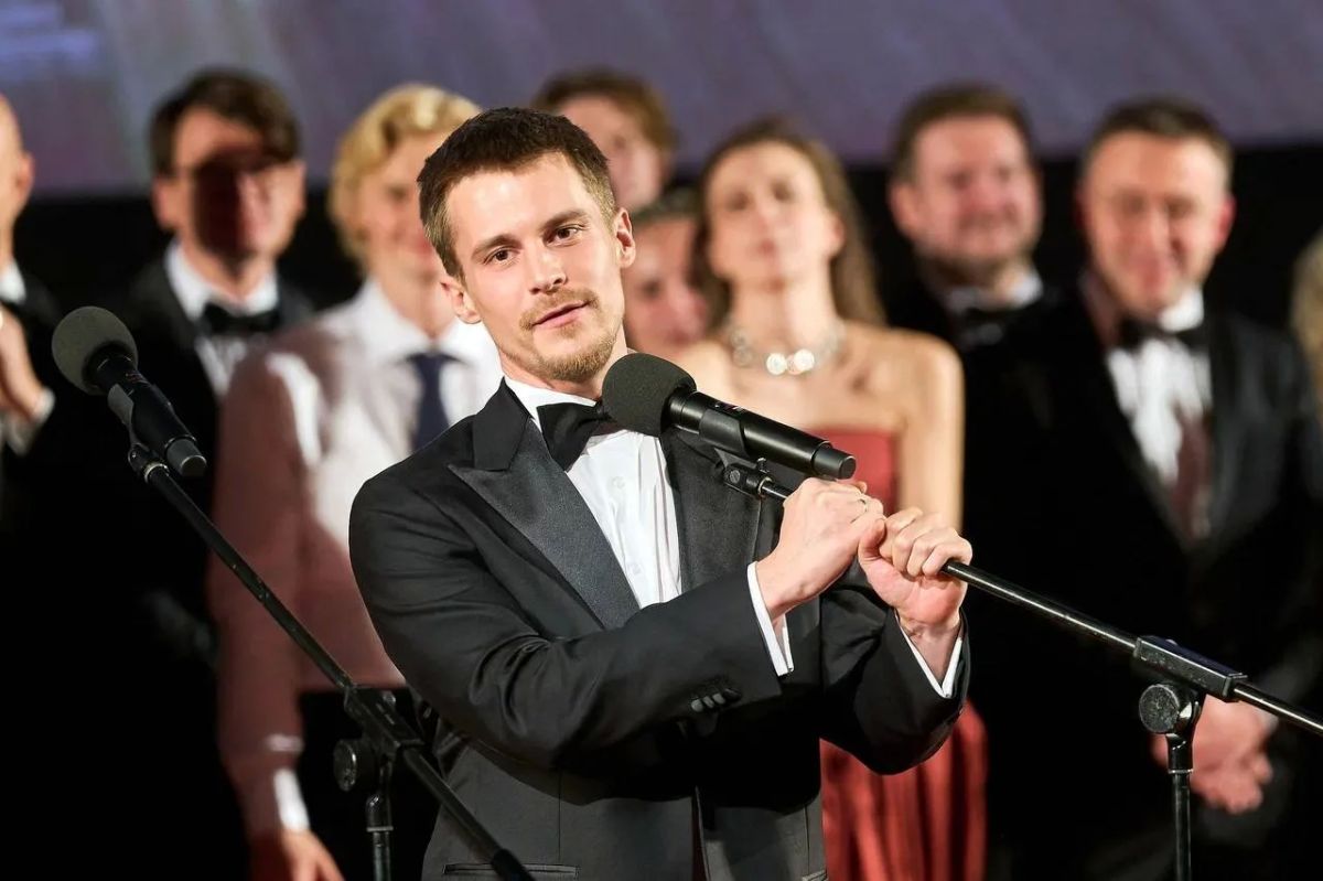 Ольга Любимова: В Москве состоялась премьера фильма «Битва моторов» Ольга Любимова: В Москве состоялась премьера фильма «Битва моторов»