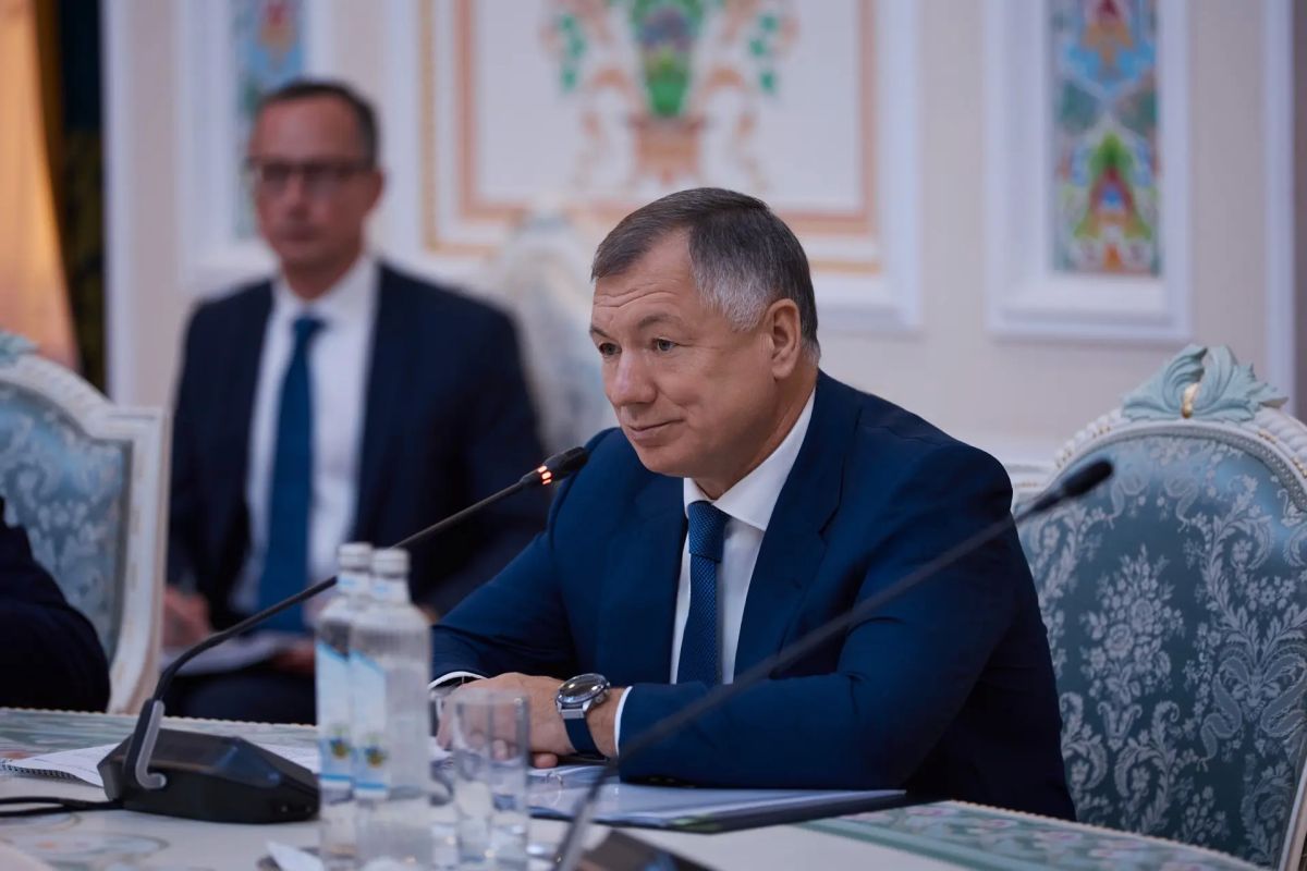 Марат Хуснуллин: Также провели пленарное заседание Межправительственной комиссии по экономическому сотрудничеству между Россией и Таджикистаном вместе с Премьер-министром республики, сопредседателем комиссии Кохиром Расулзода Марат Хуснуллин: Также провели пленарное заседание Межправительственной комиссии по экономическому сотрудничеству между Россией и Таджикистаном вместе с Премьер-министром республики, сопредседателем комиссии Кохиром Расулзода