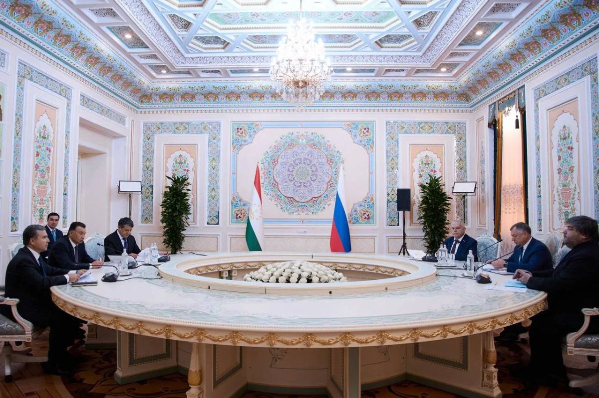 Марат Хуснуллин: Также провели пленарное заседание Межправительственной комиссии по экономическому сотрудничеству между Россией и Таджикистаном вместе с Премьер-министром республики, сопредседателем комиссии Кохиром Расулзода
