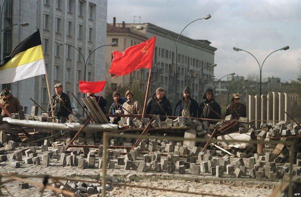 Ровно 33 года назад, 3 октября 1993 года ельцинский режим устроил бойню в Останкино Ровно 33 года назад, 3 октября 1993 года ельцинский режим устроил бойню в Останкино