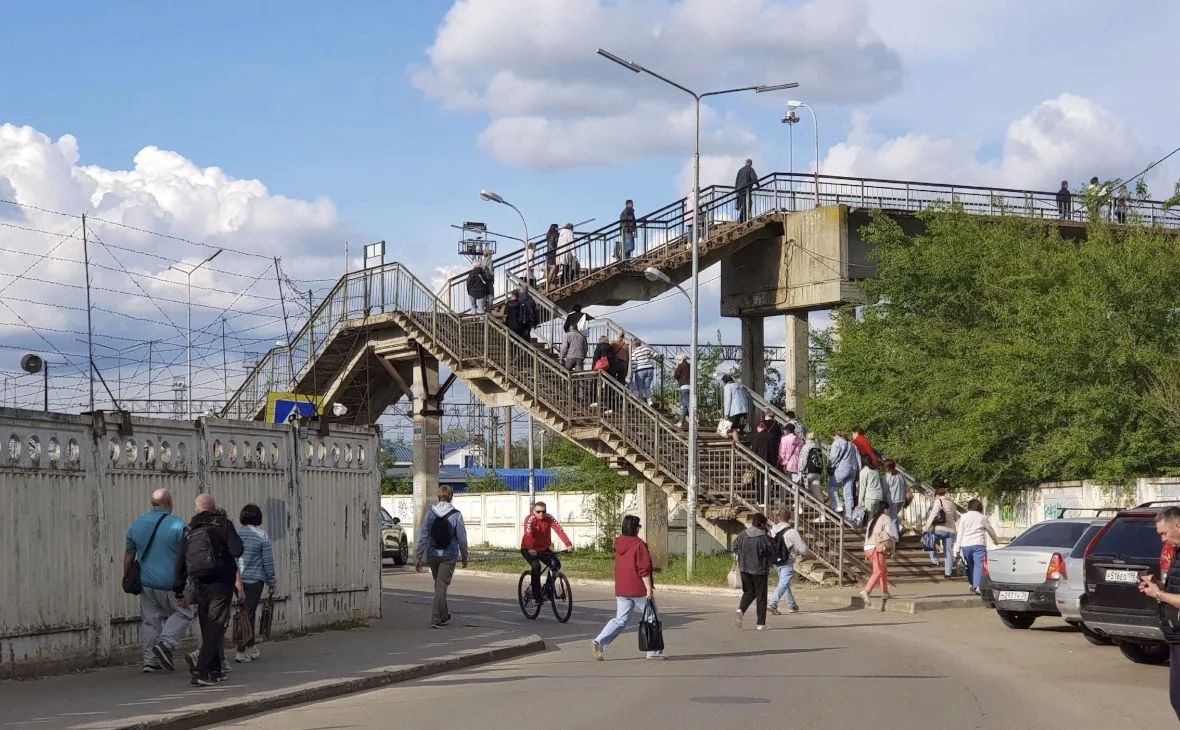Мэрию Курска обязали взять на учет заброшенный мост через железную дорогу