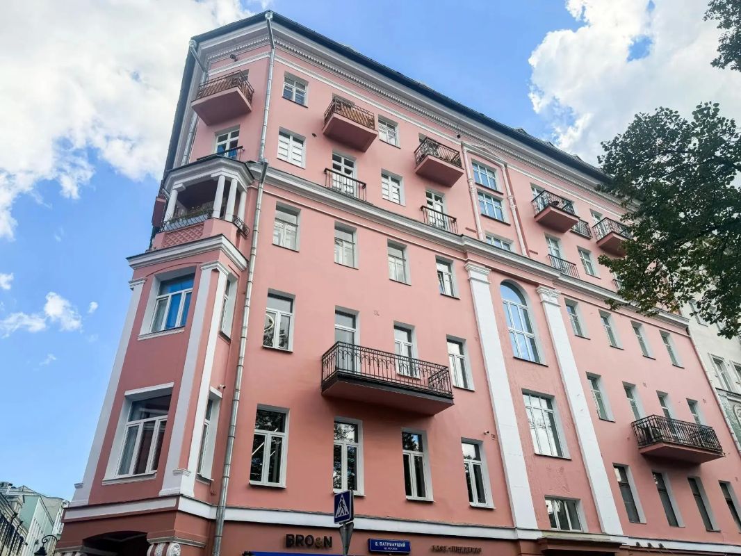 Капитально ремонтируем три дома в стиле неоклассицизма в #ЦАО в рамках региональной программы капремонта