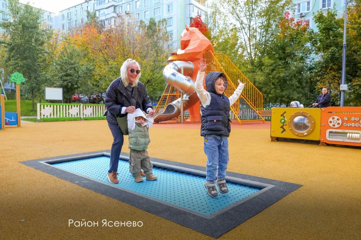 В Москве обновляют детские площадки и создают новые пространства, где обычная прогулка превращается в увлекательное приключение В Москве обновляют детские площадки и создают новые пространства, где обычная прогулка превращается в увлекательное приключение