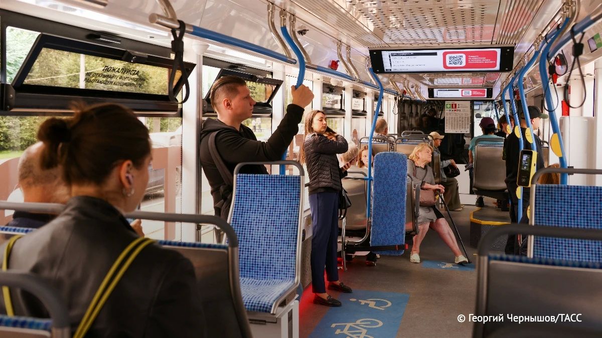 Россияне в среднем тратят 35 минут на дорогу до работы или учебы, говорится в докладе Агентства стратегических инициатив