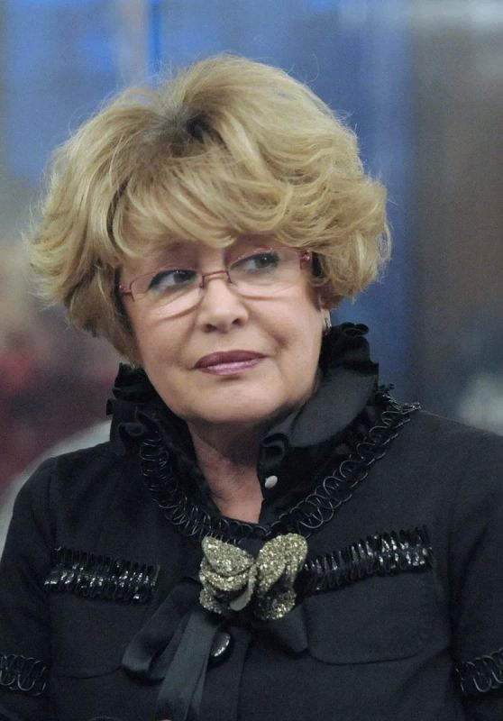 Актрису Марину Неёлову госпитализировали в Москве с переломом
