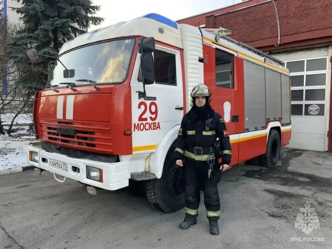 #ЛицаМЧС. Никита Севостьянов – заместитель начальника 29 ПСЧ Управления по СЗАО ГУ МЧС России по г. Москве. С детства Никита мечтал помогать людям и бороться с огнём #ЛицаМЧС. Никита Севостьянов – заместитель начальника 29 ПСЧ Управления по СЗАО ГУ МЧС России по г. Москве. С детства Никита мечтал помогать людям и бороться с огнём