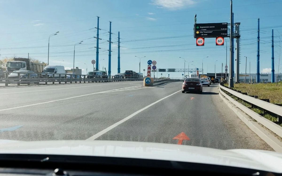 В Москве тестируют цветную дорожную разметку для навигации: В Москве тестируют цветную дорожную разметку для навигации:
