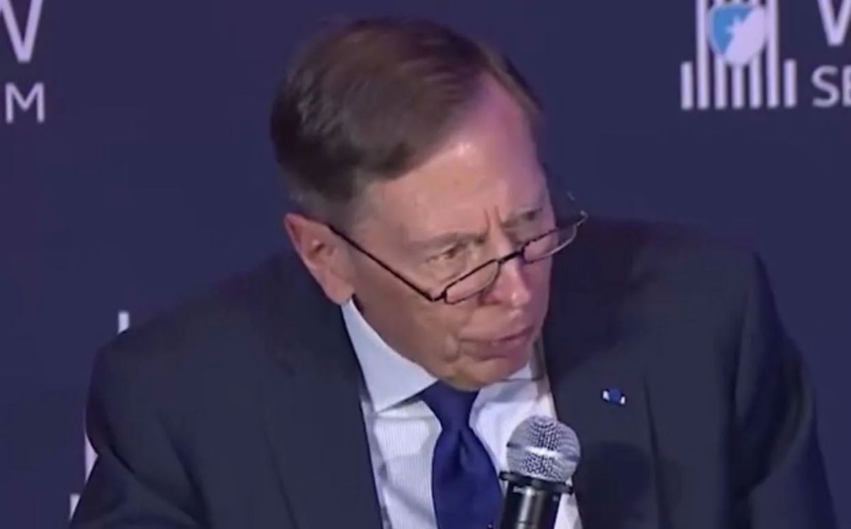 Экс-глава ЦРУ объявил о затяжной «теневой войне» с Россией