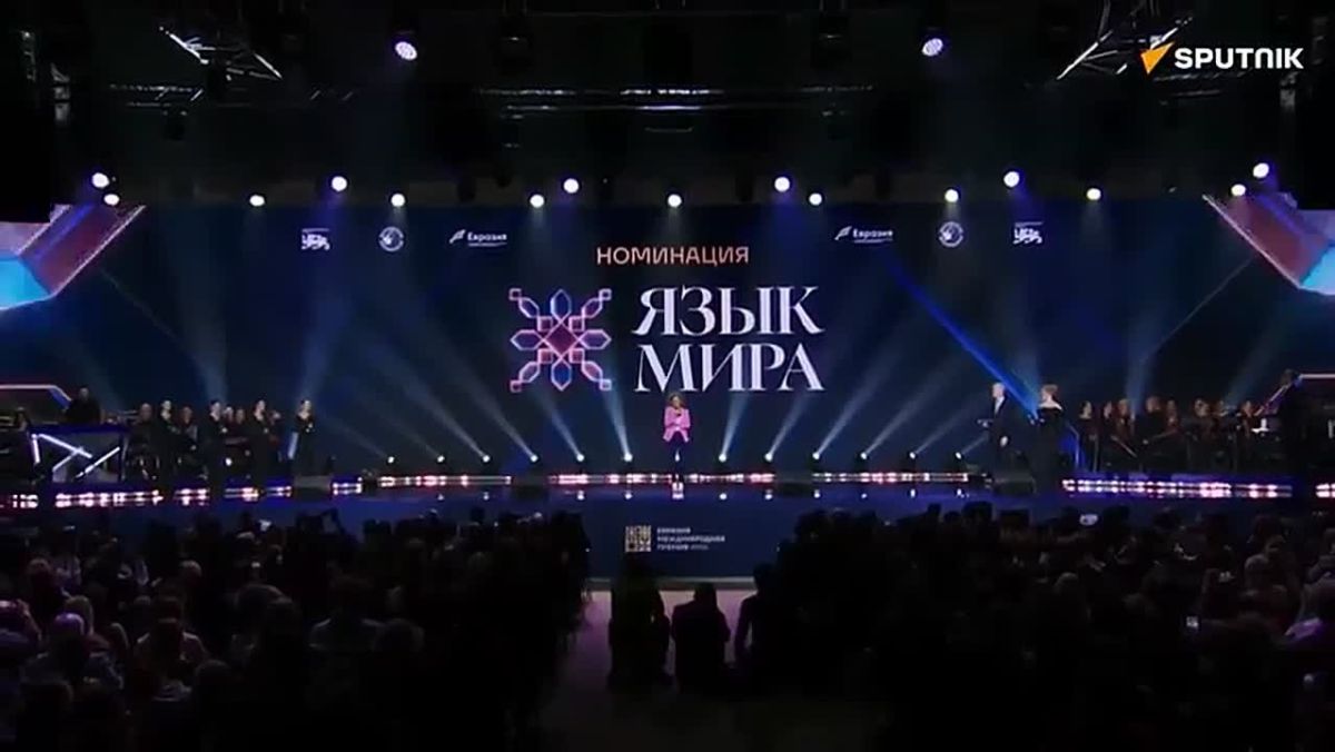 Говорить на русском языке — это уже настоящий человеческий подвиг: за рубежом люди сталкиваются с колоссальным давлением, вплоть до угроз отъёма детей, заявила главред