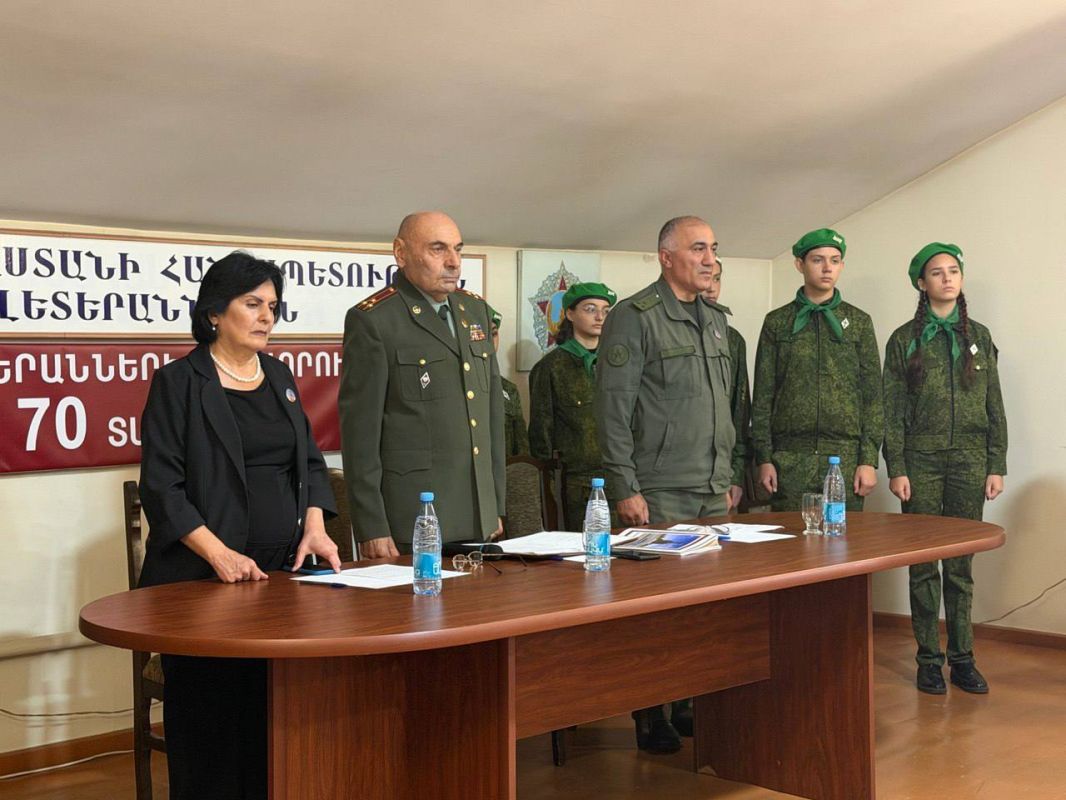 16 октября Посол С.П.Копыркин принял участие в торжественном мероприятии, посвященном 70-летию Объединения ветеранов Республики Армения имени маршала И.Х.Баграмяна 16 октября Посол С.П.Копыркин принял участие в торжественном мероприятии, посвященном 70-летию Объединения ветеранов Республики Армения имени маршала И.Х.Баграмяна