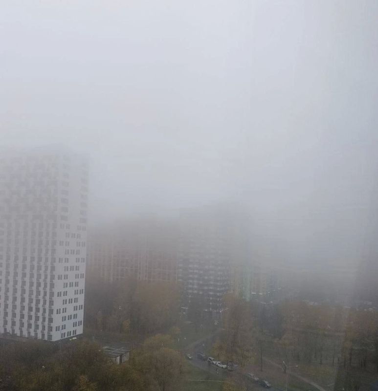 В Москве утро началось с густого тумана В Москве утро началось с густого тумана