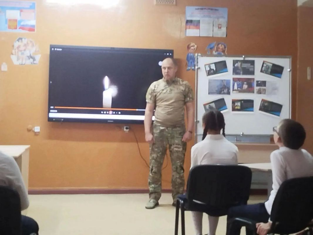 В школе №8 прошло памятное мероприятие, посвящённое Арсению Павлову, известному под позывным «Моторола»
