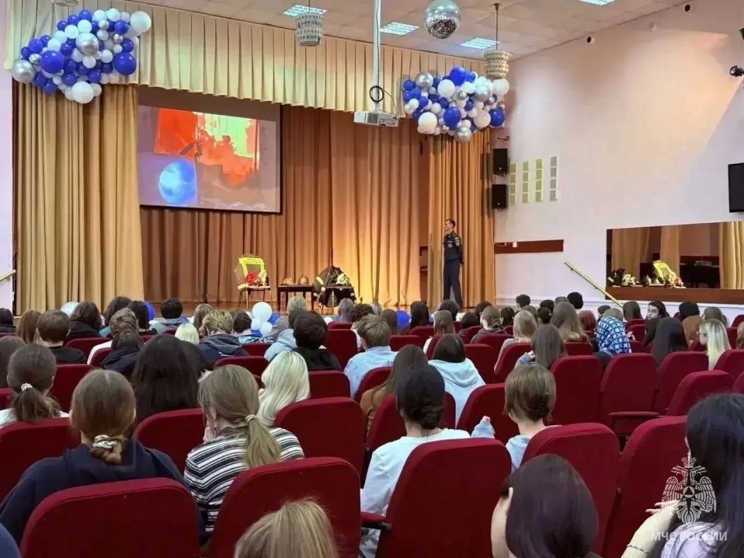 Будущие специалисты индустрии гостеприимства узнали, как обеспечить пожарную безопасность Будущие специалисты индустрии гостеприимства узнали, как обеспечить пожарную безопасность