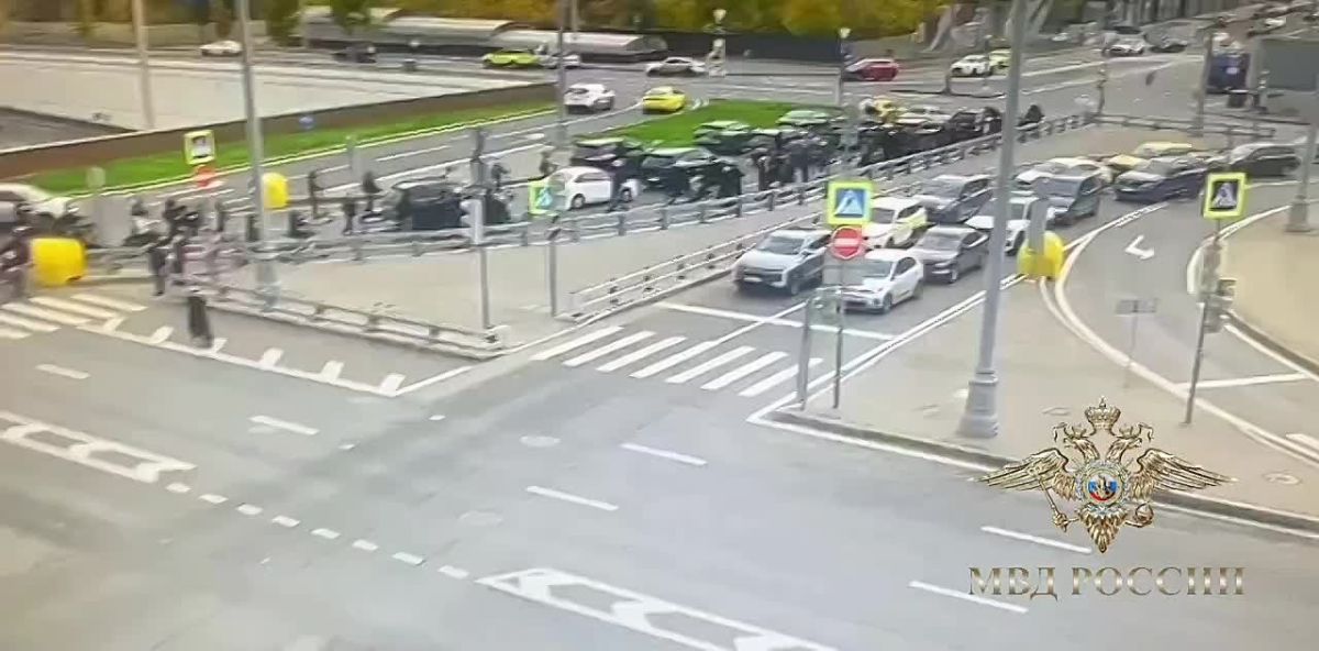 Подростков на электросамокатах и питбайках задержали на Третьем транспортном кольце