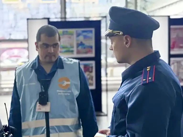 Сотрудники Западного МСУТ СК России приняли участие в мероприятиях по проверке соблюдения миграционного законодательства на железнодорожном вокзале в Москве Сотрудники Западного МСУТ СК России приняли участие в мероприятиях по проверке соблюдения миграционного законодательства на железнодорожном вокзале в Москве