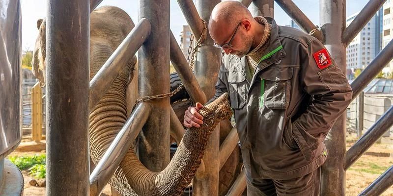 Киперы Московского зоопарка заботятся о животных каждый день