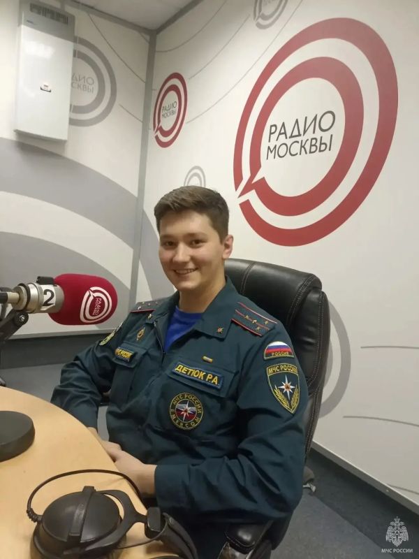 В эфире программы «Горсовет» на «Радио Москвы» – начальник дежурной смены Службы пожаротушения ФПС Управления по ЮЗАО ГУ МЧС России по г. Москве Роман Детюк
