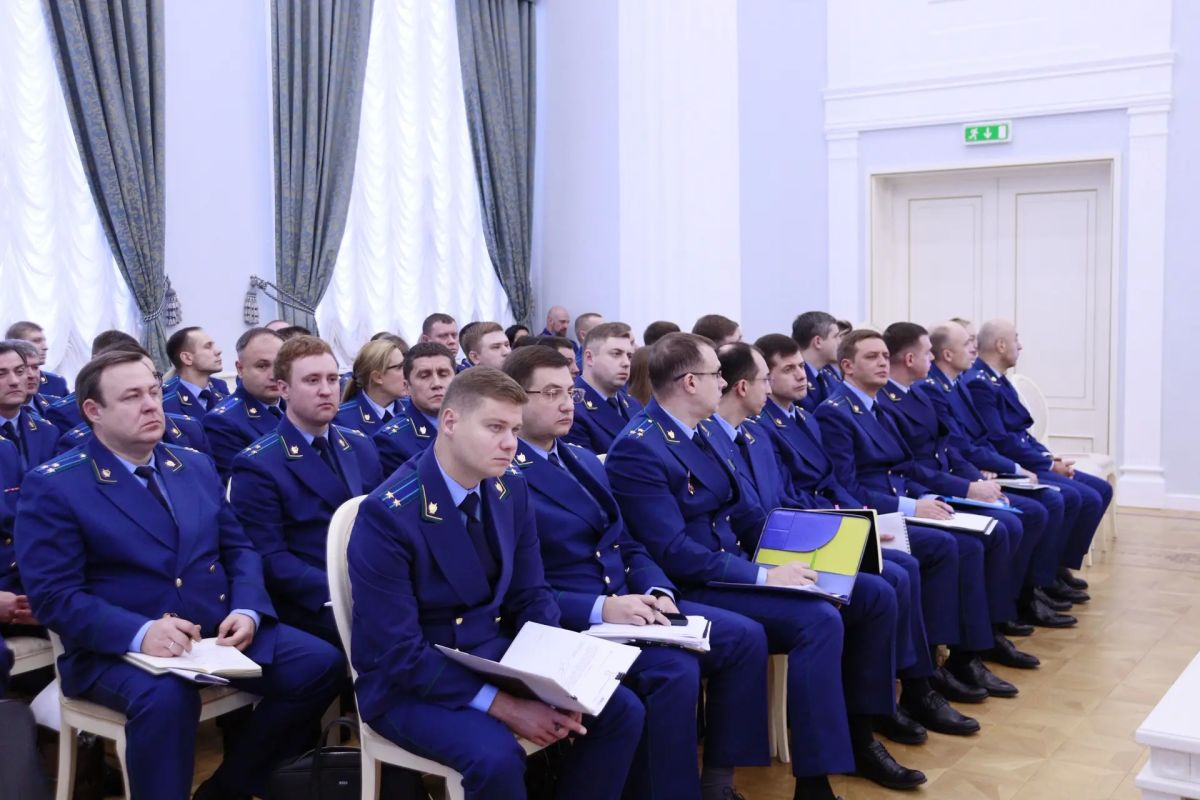 Под председательством прокурора Москвы Максима Жука состоялось заседание коллегии, посвященное обеспечению законности при принятии решений о прекращении уголовных дел по нереабилитирующим основаниям Под председательством прокурора Москвы Максима Жука состоялось заседание коллегии, посвященное обеспечению законности при принятии решений о прекращении уголовных дел по нереабилитирующим основаниям