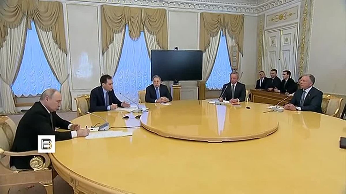 Россия готовит несколько танкеров с дизелем для США, они отправятся через два-три дня: Владимир Путин на встрече со Стивом Уиткоффом - о "дизельной сделке"