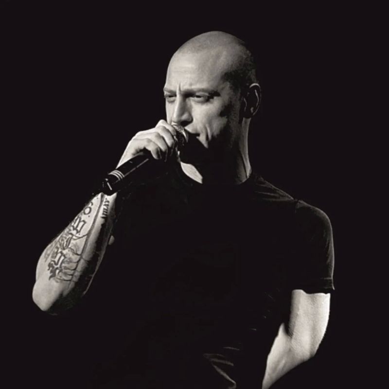 Умер рэпер Миша Маваши. О смерти 41-летнего музыканта сообщили его близкие