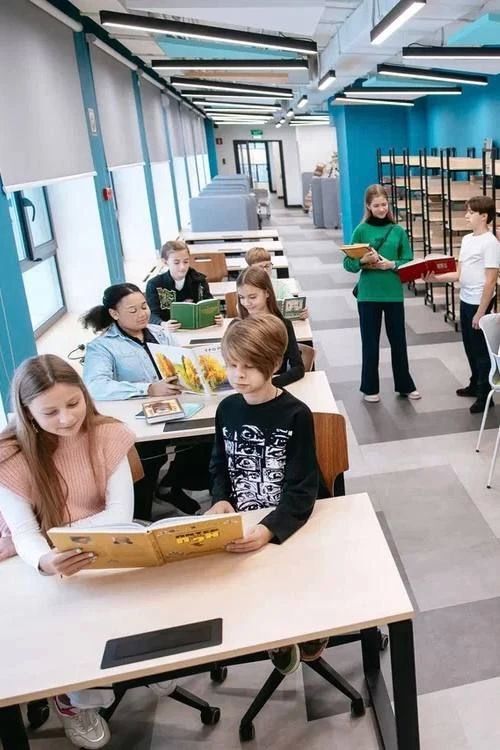 Медиатеки в московских школах становятся уютными центрами притяжения