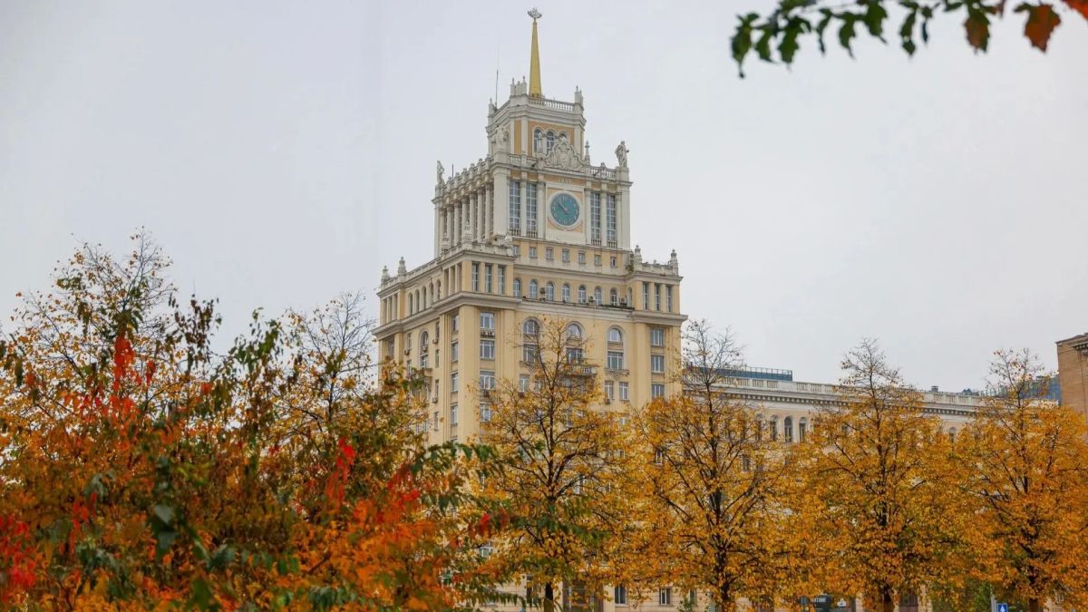 Началась комплексная реставрация гостиницы «Пекин»