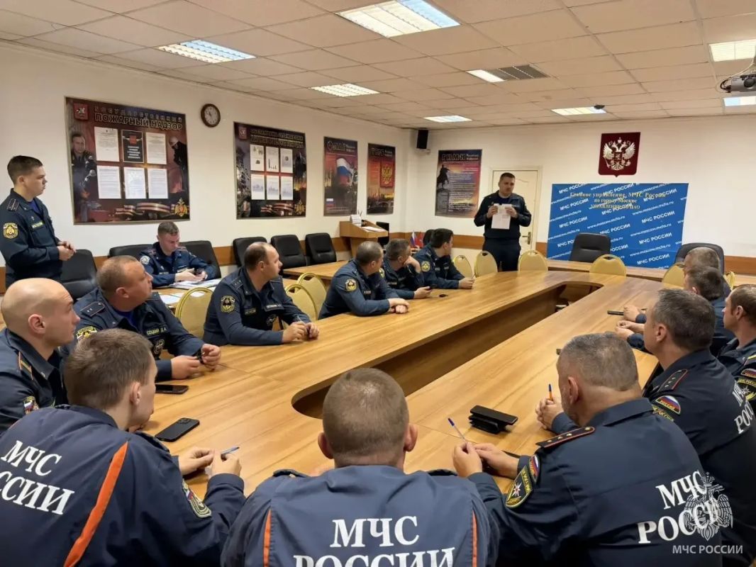 В Центральном округе столицы водители пожарно-спасательной техники сдали теоретический зачёт В Центральном округе столицы водители пожарно-спасательной техники сдали теоретический зачёт