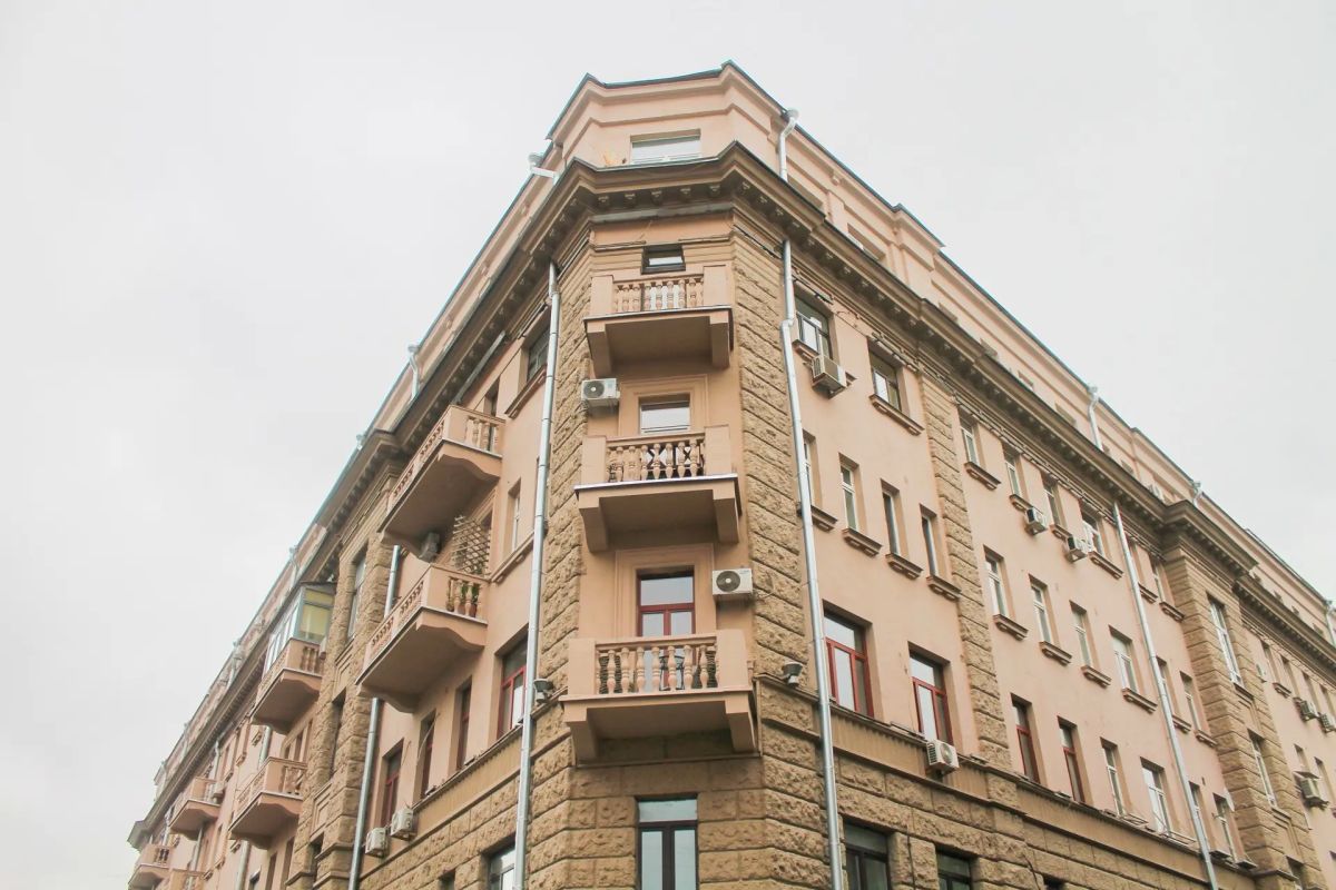 Более 100 жилых домов с балюстрадами обновили в столице за время реализации региональной программы капремонта
