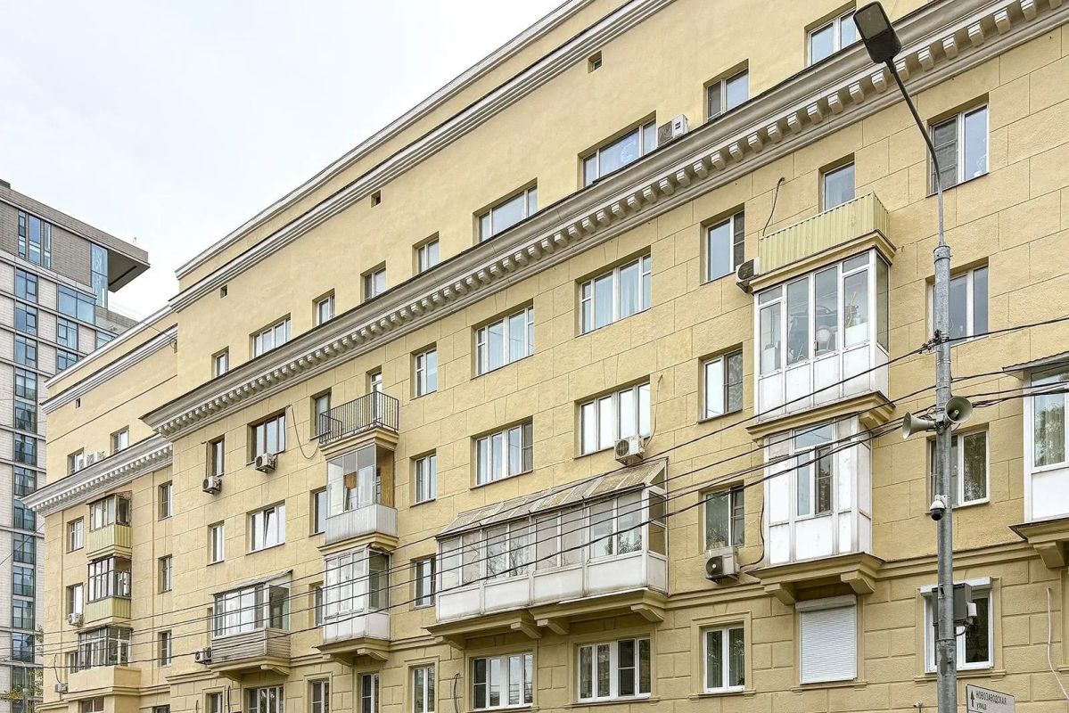 В этом году восстанавливаем архитектурный облик семи жилых домов с колоннами В этом году восстанавливаем архитектурный облик семи жилых домов с колоннами