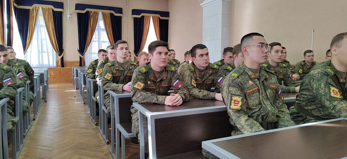 Военные следователи СК России провели занятие для учащихся Военного учебного центра Военные следователи СК России провели занятие для учащихся Военного учебного центра