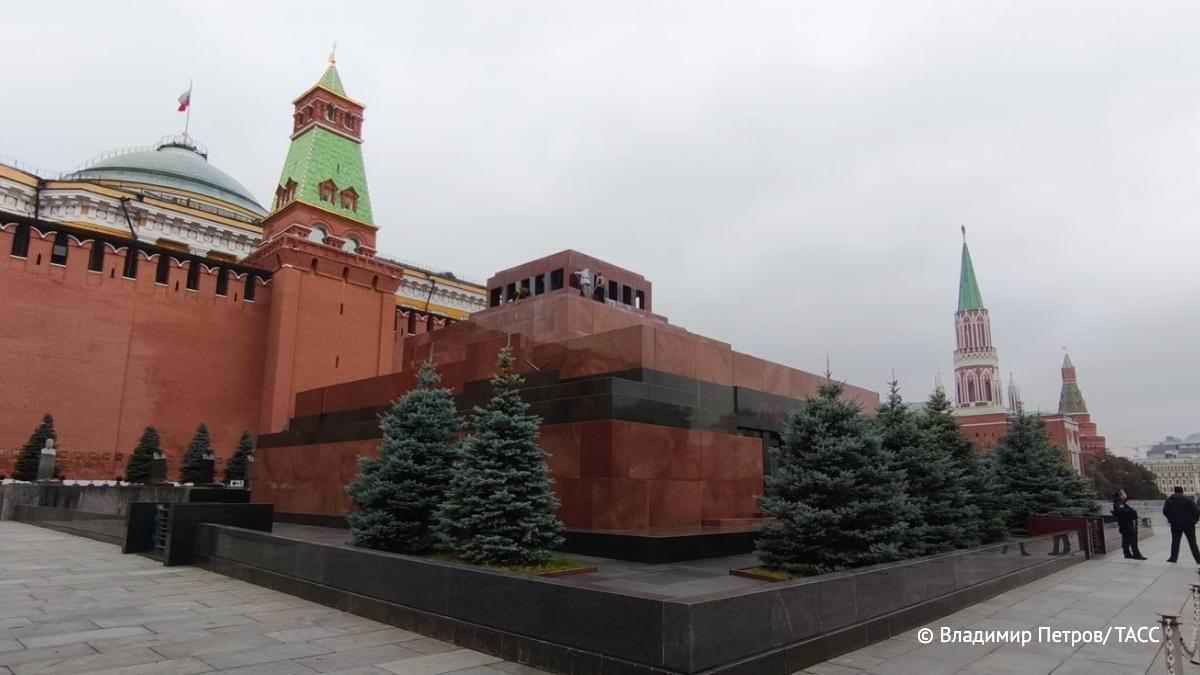 Мавзолей Ленина будет закрыт для посетителей 4 ноября, предупредила ФСО