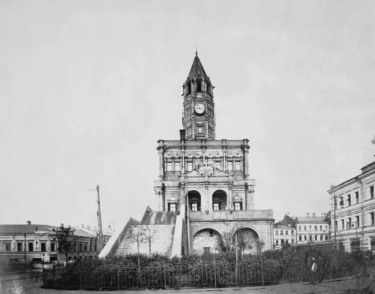 В пятничном квизе сегодня изучаем историю Сухаревой башни!
